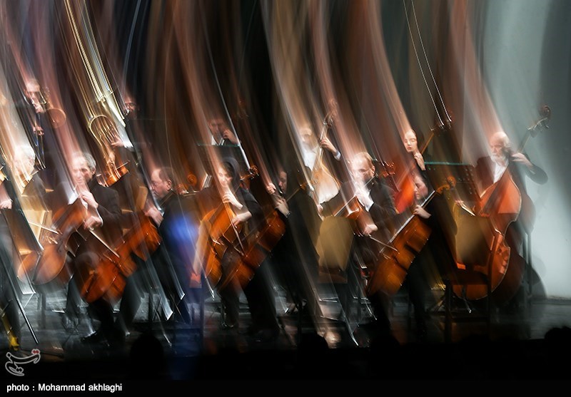 ارکستر سمفونیک تهران به رهبری امیل تاباکوف