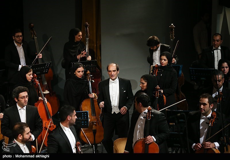 اجرای ارکستر سمفونیک تهران به رهبری امیل تاباکوف