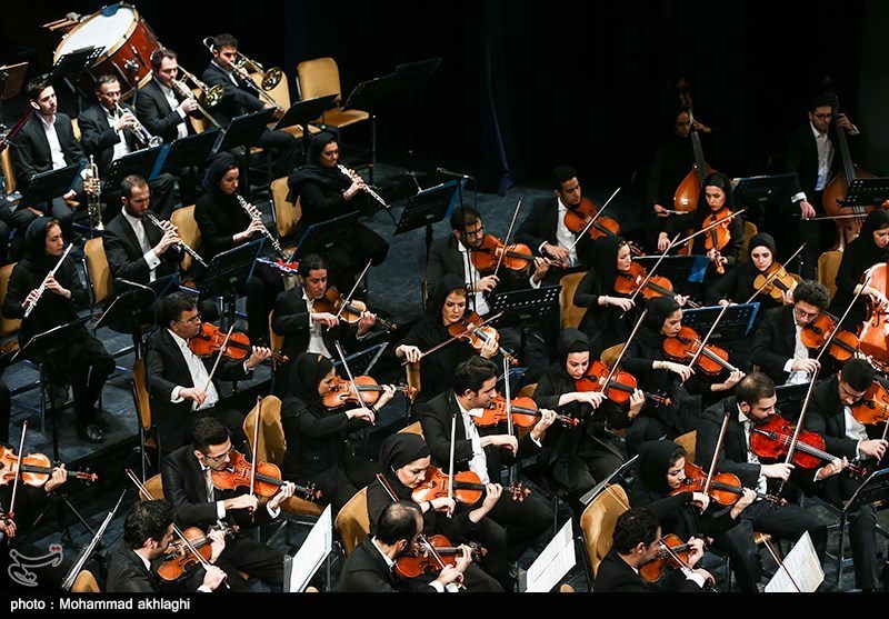 ارکستر سمفونیک تهران به رهبری امیل تاباکوف