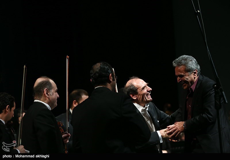 ارکستر سمفونیک تهران به رهبری امیل تاباکوف