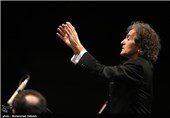 Iran’s Shahrdad Rohani Conducts String Orchestra in Fajr Festival