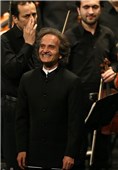 Iran’s Shahrdad Rohani Conducts String Orchestra in Fajr Festival