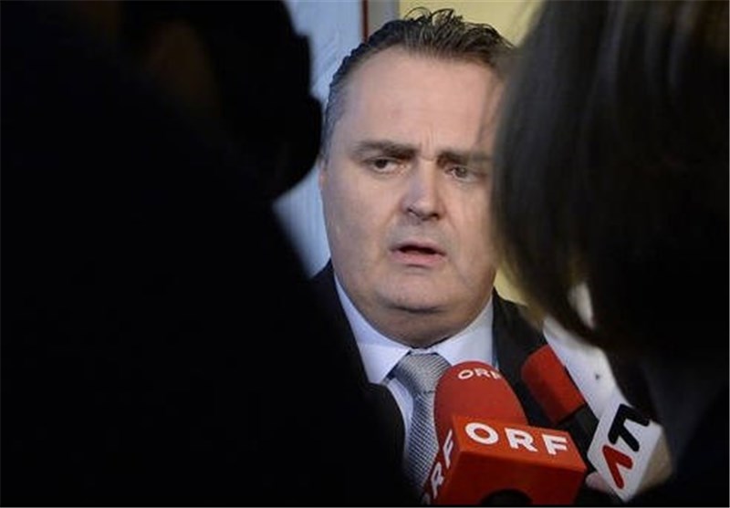 درماندگی بروکسل در حل بحران پناهندگان/ اتریش بر رویکرد خود باقی می‌ماند