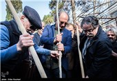 مراسم کاشت نهال توسط سینماگران