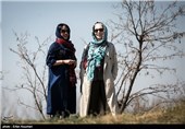 افسانه بایگان در مراسم درختکاری با حضور هنرمندان و کودکان کار