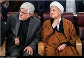 اکبر هاشمی رفسنجانی رئیس مجمع تشخیص مصلحت نظام و محمدرضا عارف در همایش منتخبین ائتلاف اصلاح‌طلبان و اعتدال‌گرایان در مجلس دهم