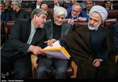 مجید انصاری معاون پارلمانی رئیس جمهور، محمدرضا عارف و مصطفی کواکبیان در همایش منتخبین ائتلاف اصلاح‌طلبان و اعتدال‌گرایان در مجلس دهم
