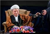 اکبر هاشمی رفسنجانی رئیس مجمع تشخیص مصلحت نظام در همایش منتخبین ائتلاف اصلاح‌طلبان و اعتدال‌گرایان در مجلس دهم