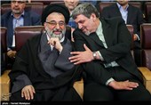 مصطفی کواکبیان و عبدالواحد موسوی لاری در همایش منتخبین ائتلاف اصلاح‌طلبان و اعتدال‌گرایان در مجلس دهم