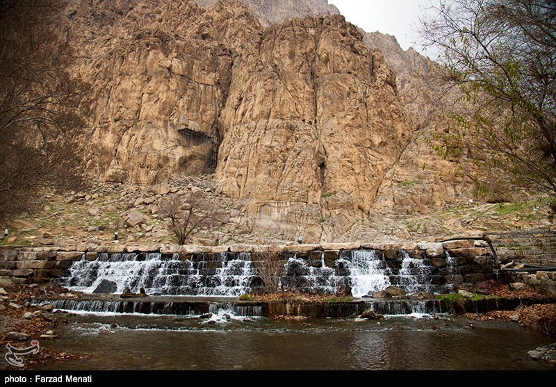 سرآب بیستون 66اُمین اثر طبیعی ملی است که توسط سازمان میراث فرهنگی در 3 مرداد 1388 در فهرست میراث طبیعی ایران قرار گرفت.