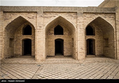 مرمت بخشی از بنای مدرسه تاریخی خیراباد