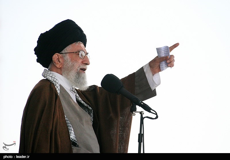 Leader: Iranian Nation Not to Capitulate to Bullying Powers