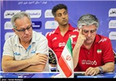 رائول لوزانو سرمربی تیم ملی والیبال ایران و خولیو ولاسکو سرمربی تیم ملی والیبال آرژانتین در نشست خبری هفته سوم لیگ جهانی والیبال