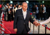 ورود علی نصیریان به شانزدهمین جشن سینمایی و تلویزیونی حافظ