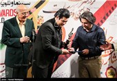 اهدای تندیس بهترین ترانه شانزدهمین جشن حافظ به سالار عقیلی خواننده سریال معمای شاه