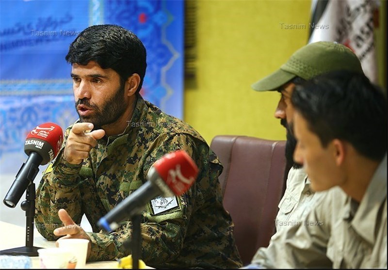 أسيرا لواء "فاطميون" : كنا نعذب كل يوم تحت أنظار كوادر قناتي "الجزيرة" و "العربية"