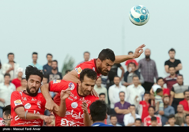 برتری یک نیمه‌ای تراکتورسازی و توقف سپاهان مقابل آلومینیوم