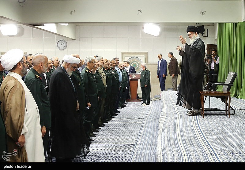 بازدید رهبر معظم انقلاب از نمایشگاه صنعت دفاعی و دیدار با مسئولان و متخصصان وزارت دفاع