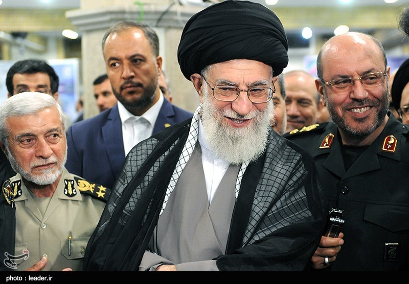 بازدید رهبر معظم انقلاب از نمایشگاه صنعت دفاعی و دیدار با مسئولان و متخصصان وزارت دفاع