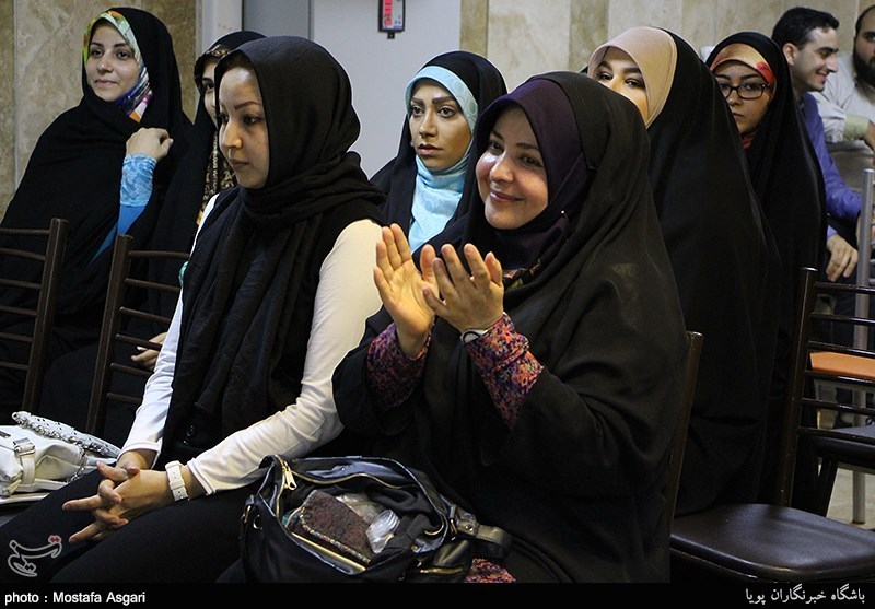 نخستین محفل شعرو ترانه درباشگاه خبرنگاران پویا