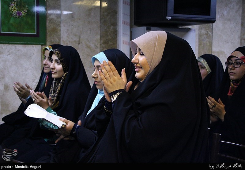 نخستین محفل شعرو ترانه درباشگاه خبرنگاران پویا