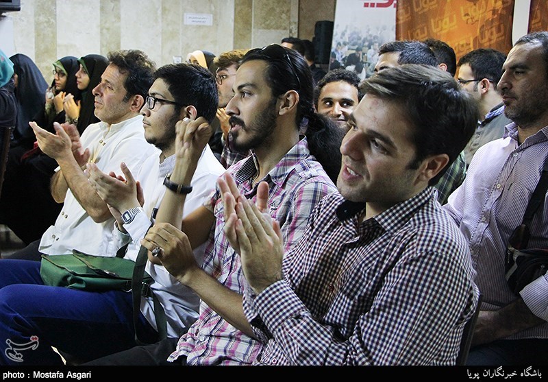 نخستین محفل شعرو ترانه درباشگاه خبرنگاران پویا