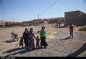 ویزیت رایگان بسیج جامعه پزشکی در منطقه درود فرامان کرمانشاه
