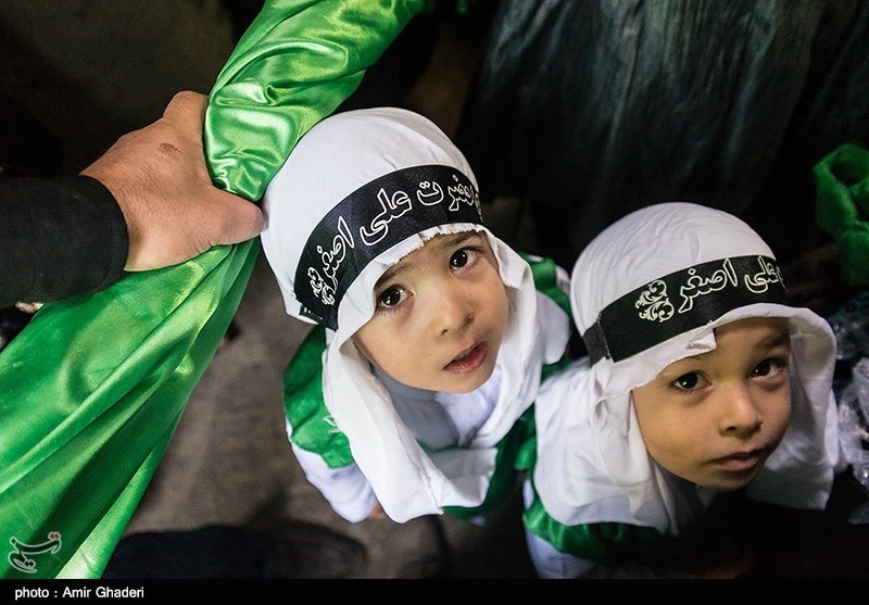 علم گردانی در روستای هزاوه اراک