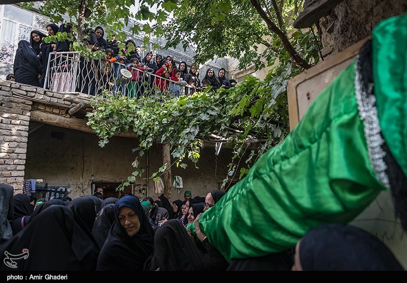 علم گردانی در روستای هزاوه اراک