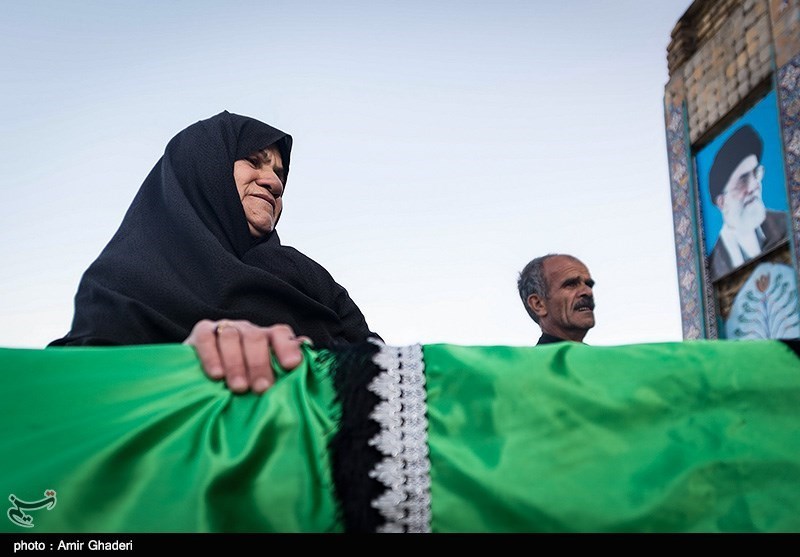 علم گردانی در روستای هزاوه اراک