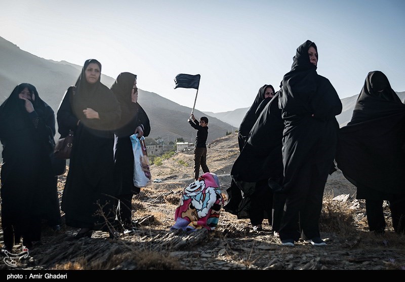 علم گردانی در روستای هزاوه اراک