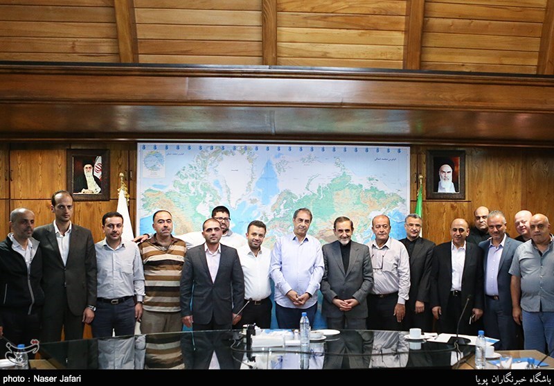 دیدار هیئتی از فعالان اقتصادی کشور سوریه با علی‌اکبر ولایتی رئیس مرکز تحقیقات استراتژیک مجمع تشخیص مصلحت نظام