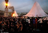 مراسم عزاداری روز عاشورا در میدان امام حسین (ع)