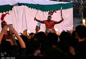 مراسم عزاداری روز عاشورا در میدان امام حسین (ع)