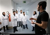 داروها تنها در اختیار تعدادی انگشت شمار از شرکتهای بزرگ غربی است که جوانان ایرانی توانستند این انحصار را بشکنند