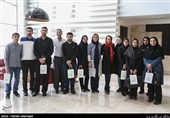 عکس یادگاری جمعی از نخبگان جوان کشور در شرکت دانش بنیان آریوژن