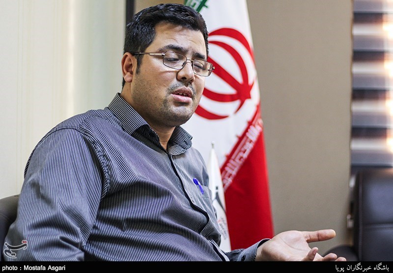 رضا گناباد کارشناس غرب آسیا