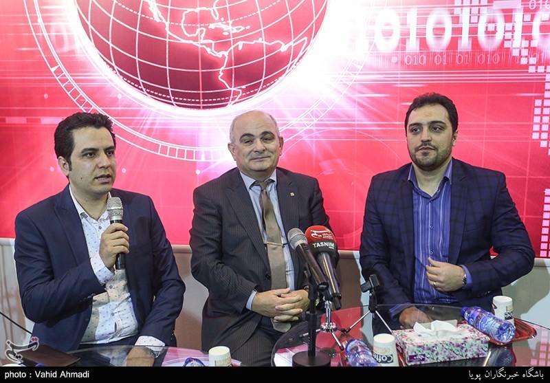 کنفرانس خبری سفیر روسیه در تهران در غرفه خبرگزاری تسنیم