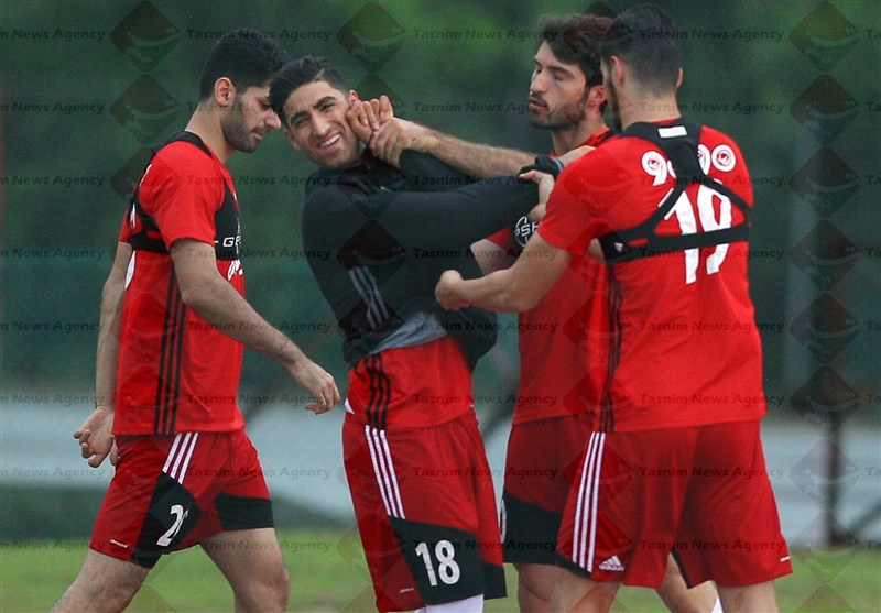 تمرین تیم ملی فوتبال در مالزی - علیرضا جهانبخش