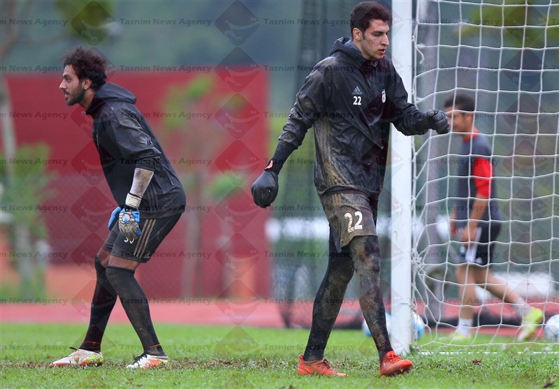 محمدرضا اخباری و سوشا مکانی - تمرین تیم ملی فوتبال در مالزی