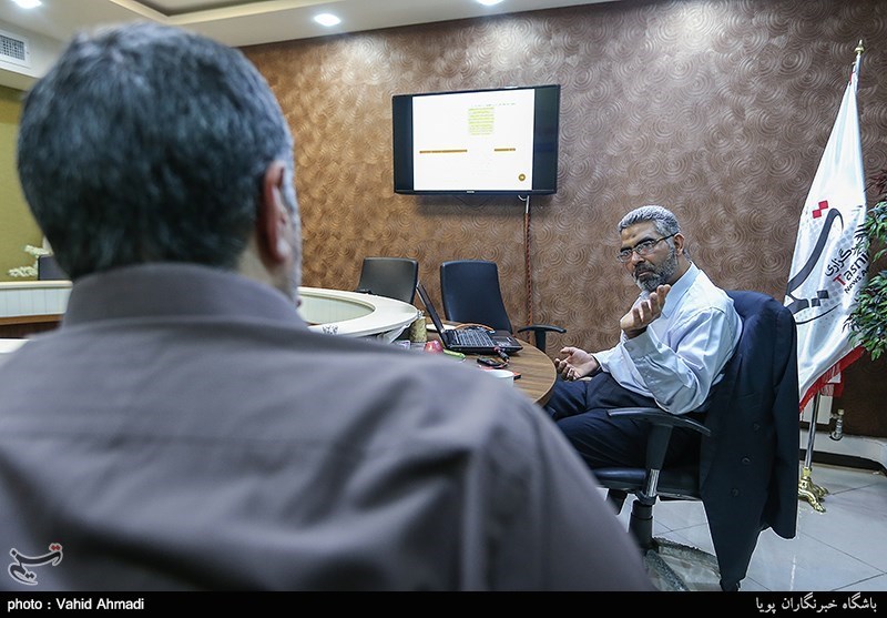 حسین صمصامی، اقتصاددان و نظریه‌پرداز بانکداری اسلامی و استاد دانشگاه شهید بهشتی