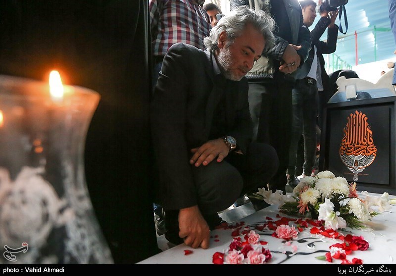 حضور هنرمندان در گلزار شهدا