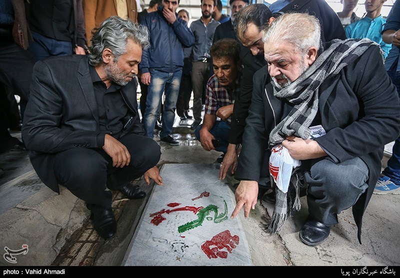 حضور هنرمندان در گلزار شهدا