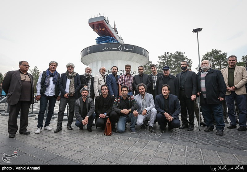 حضور هنرمندان در گلزار شهدا