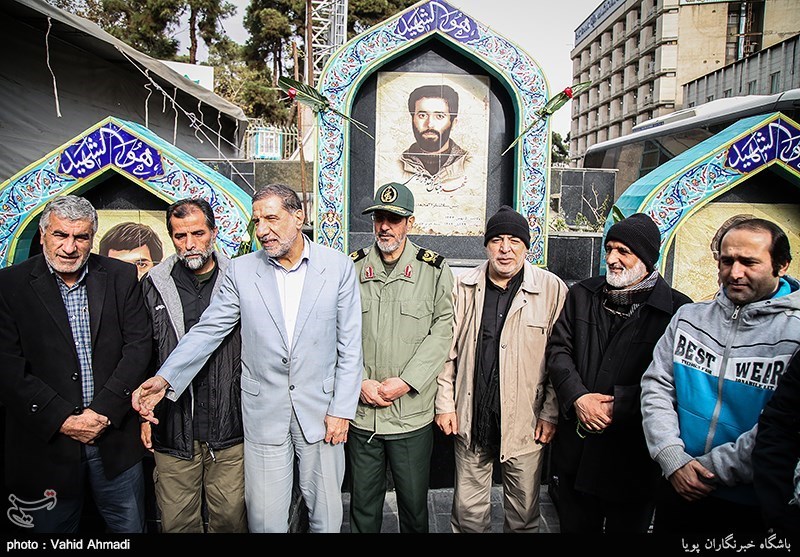 رونمایی از تمثال شهدای دانشجوی پیرو خط امام