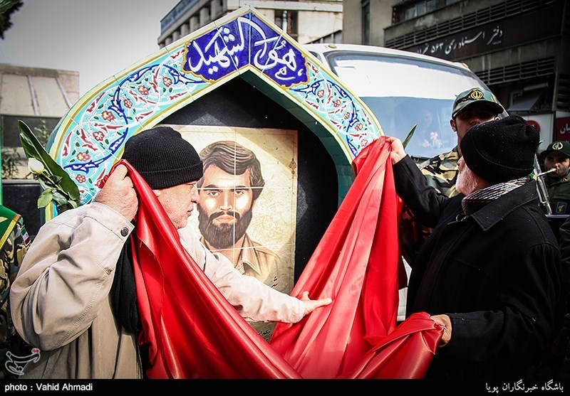 رونمایی از تمثال شهدای دانشجوی پیرو خط امام