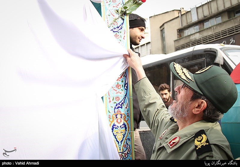 رونمایی از تمثال شهدای دانشجوی پیرو خط امام