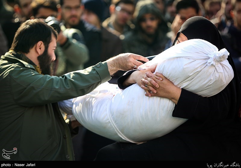 تشییع پیکر شهید گمنام در کوی دانشگاه تهران