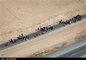 السیر على الأقدام نحو مشهد الإمام الرضا (ع)