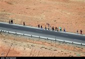 السیر على الأقدام نحو مشهد الإمام الرضا (ع)